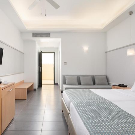 Sentido Apollo Palace Mesongí Екстериор снимка A room at the hotel
