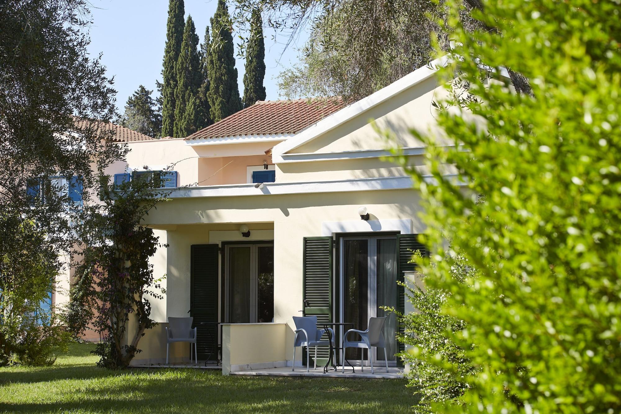 Sentido Apollo Palace Mesongí Екстериор снимка A typical bungalow at the resort
