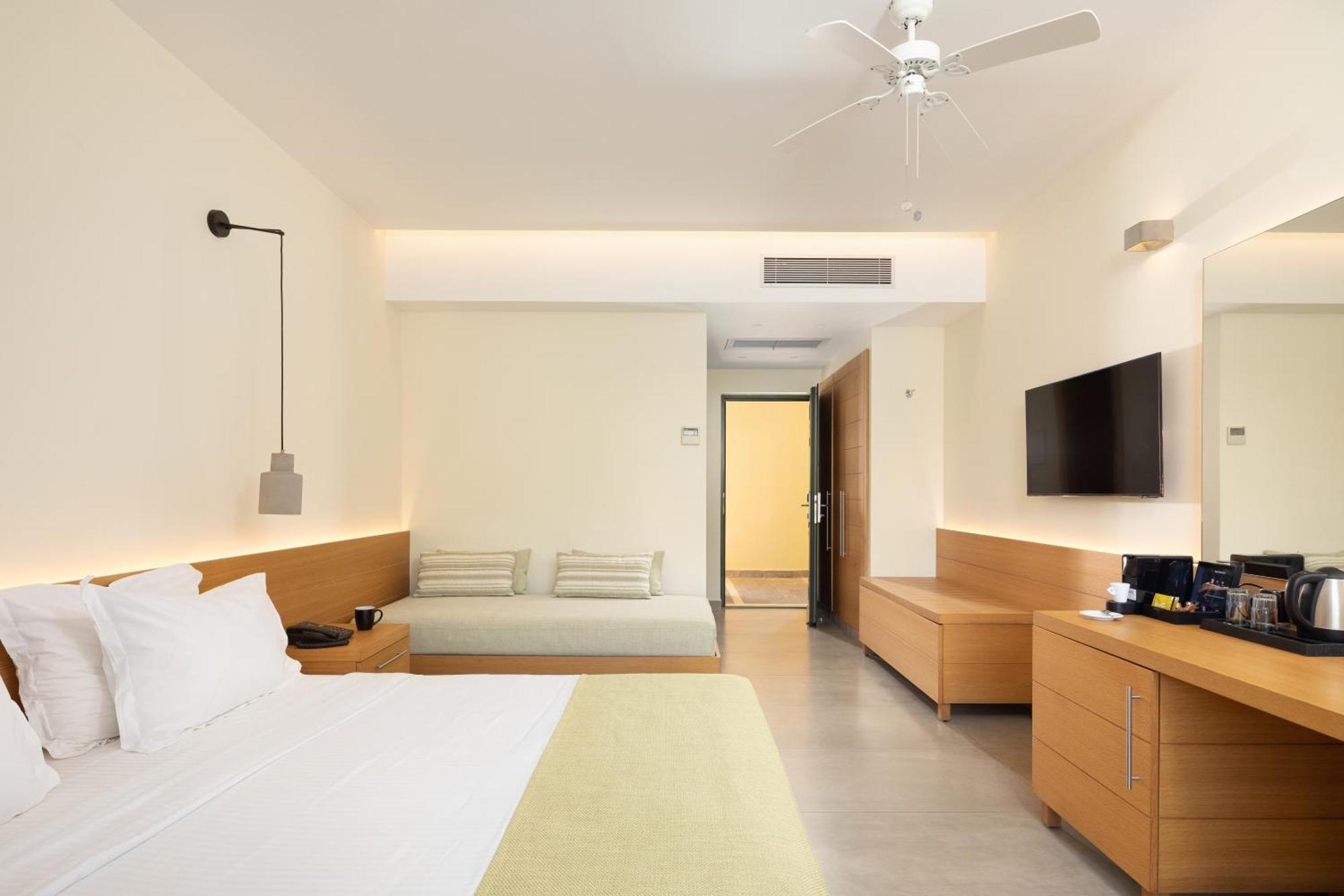 Sentido Apollo Palace Mesongí Екстериор снимка Deluxe Room