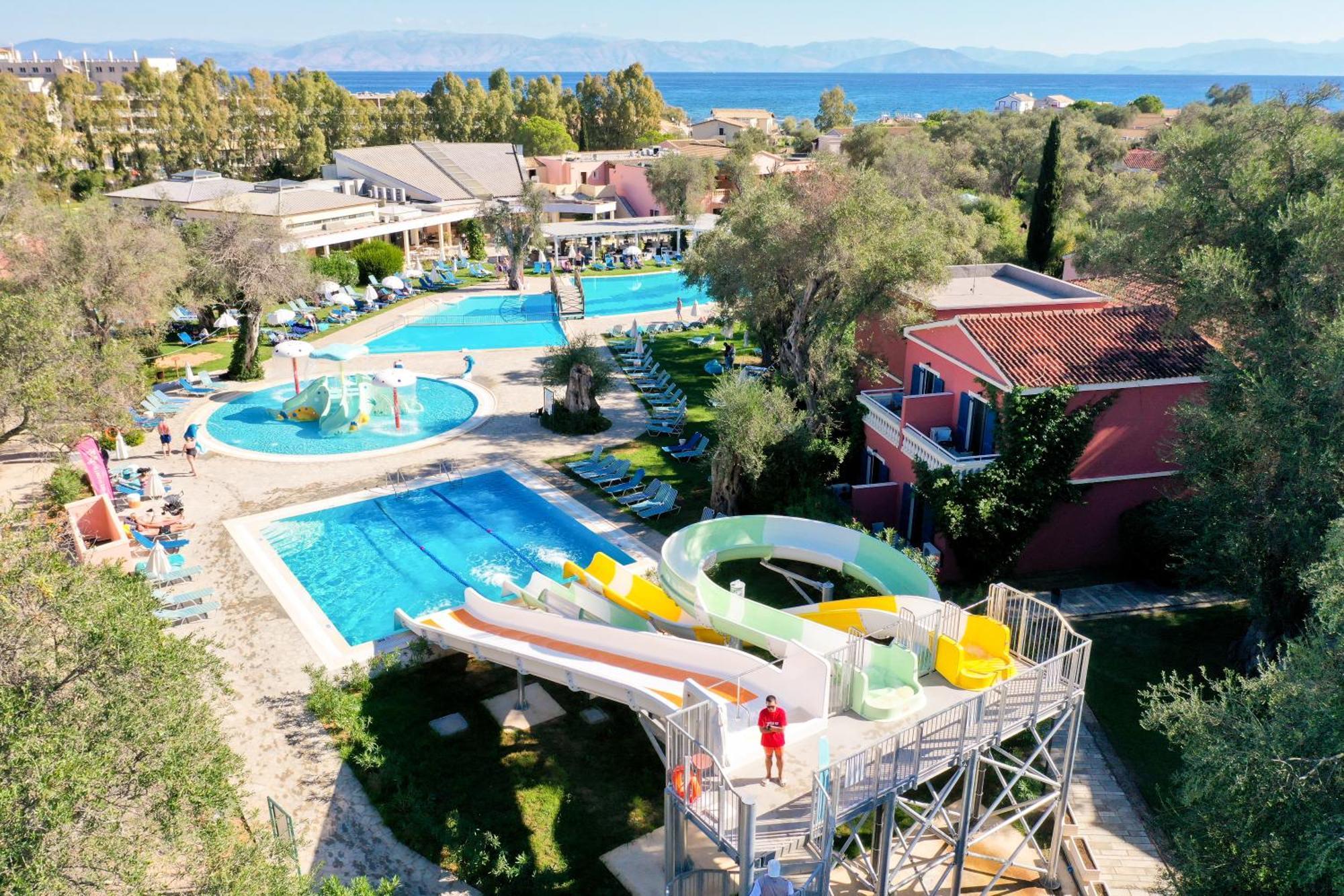 Sentido Apollo Palace Mesongí Екстериор снимка Aerial view of the hotel