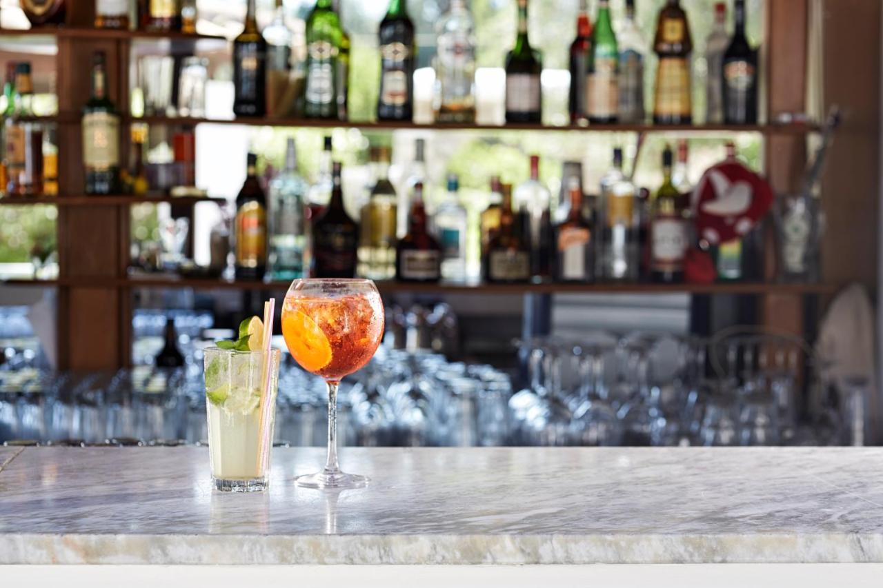 Sentido Apollo Palace Mesongí Екстериор снимка A cocktail