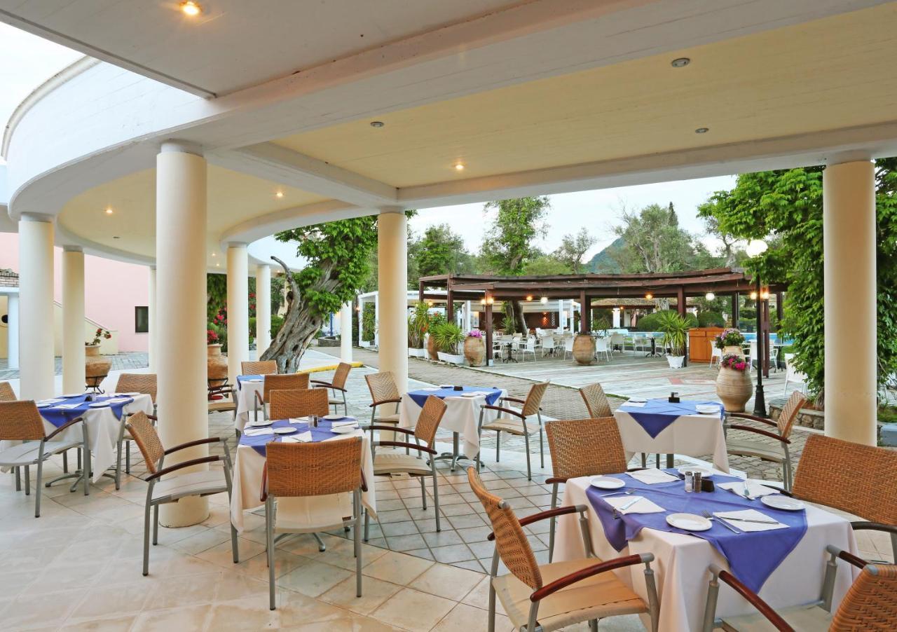 Sentido Apollo Palace Mesongí Екстериор снимка The restaurant at the hotel